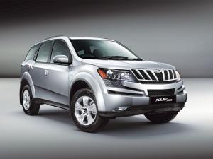 Mahindra XUV500 2011 года